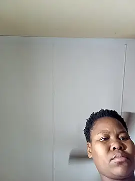 Snapshot of Real1SweetQueen chatting on February 21, 3:56 am Real1SweetQueen online show from February 21, 3:56 am