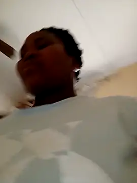 Snapshot of Real1SweetQueen chatting on February 27, 2:00 pm Real1SweetQueen online show from February 27, 2:00 pm