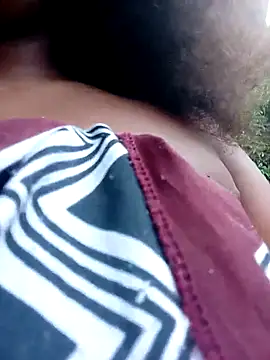 Snapshot of Real1SweetQueen chatting on February 28, 11:47 am Real1SweetQueen online show from February 28, 11:47 am