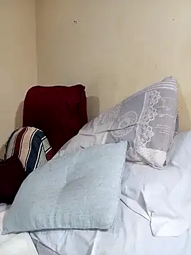 Snapshot of Real1SweetQueen chatting on March 16, 2:44 pm Real1SweetQueen online show from March 16, 2:44 pm