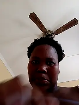 Snapshot of Real1SweetQueen chatting on March 20, 1:15 pm Real1SweetQueen online show from March 20, 1:15 pm