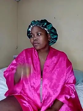 Snapshot of Real1SweetQueen chatting on March 21, 5:34 pm Real1SweetQueen online show from March 21, 5:34 pm