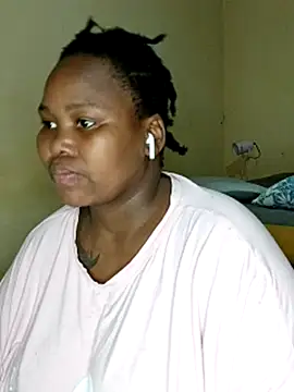 Snapshot of Real1SweetQueen chatting on March 22, 9:42 pm Real1SweetQueen online show from March 22, 9:42 pm