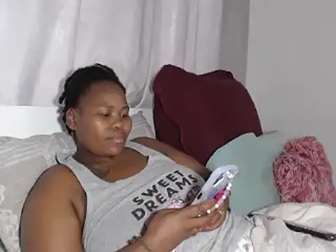 Snapshot of Real1SweetQueen chatting on September 16, 9:10 am Real1SweetQueen online show from September 16, 9:10 am