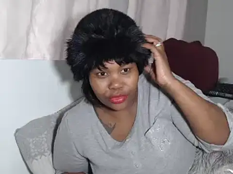 Snapshot of Real1SweetQueen chatting on September 20, 11:11 am Real1SweetQueen online show from September 20, 11:11 am