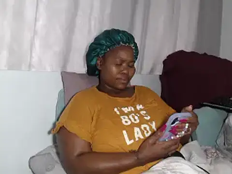 Snapshot of Real1SweetQueen chatting on September 25, 12:09 pm Real1SweetQueen online show from September 25, 12:09 pm