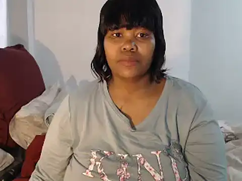 Snapshot of Real1SweetQueen chatting on October 16, 6:47 am Real1SweetQueen online show from October 16, 6:47 am