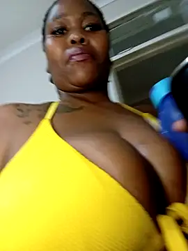 Snapshot of Real1SweetQueen chatting on December 14, 7:58 am Real1SweetQueen online show from December 14, 7:58 am