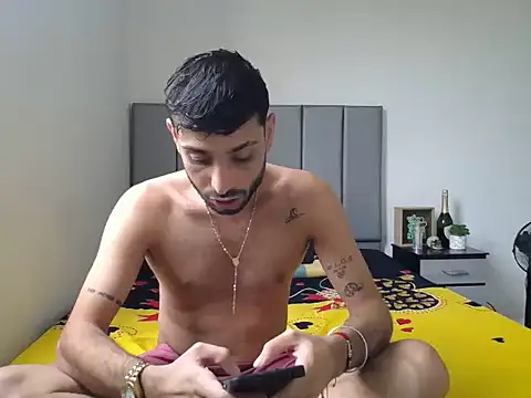 Evilboy555 online show from December 1, 4:45 pm