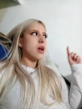 Snapshot of eva-2023 chatting on January 3, 8:54 pm eva-2023 online show from January 3, 8:54 pm