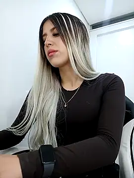 Snapshot of eva-2023 chatting on November 20, 2:23 am eva-2023 online show from November 20, 2:23 am