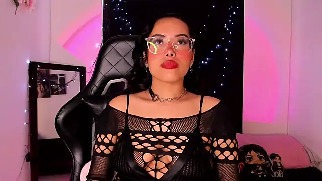 willow poisson online show from March 6, 6:26 pm