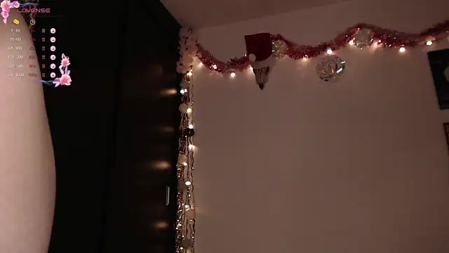 Snapshot of CherryBlossom___ chatting on January 9, 2:11 am CherryBlossom online show from January 9, 2:11 am