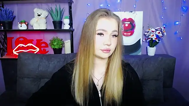 Snapshot of StacyYellig chatting on March 22, 11:42 pm StacyYellig online show from March 22, 11:42 pm