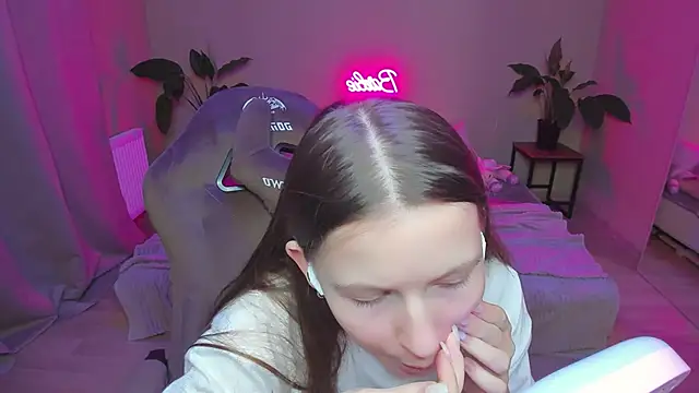 HelloRoxy online show from December 19, 9:17 pm