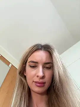 EvieEvans online show from January 1, 1:59 pm