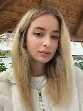 EvieEvans online show from March 5, 5:50 pm