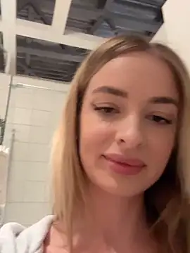 EvieEvans online show from March 13, 3:50 pm