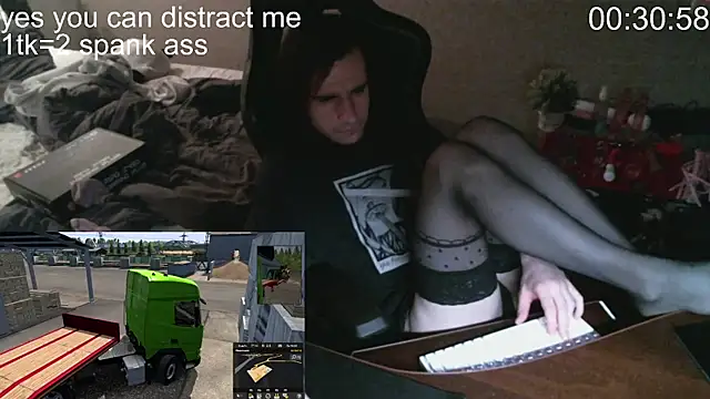 Snapshot of izilizi_23 chatting on December 10, 7:11 pm izilizi 23 online show from December 10, 7:11 pm