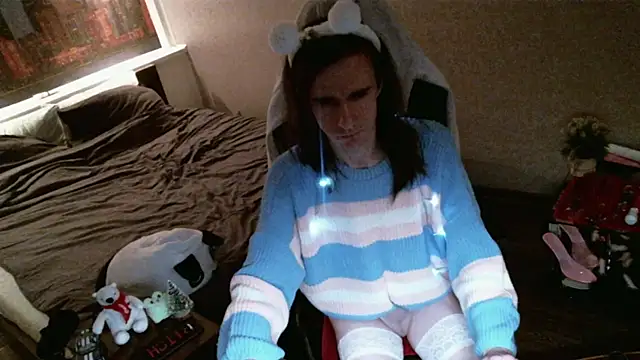 Snapshot of izilizi_23 chatting on December 11, 4:31 pm izilizi 23 online show from December 11, 4:31 pm