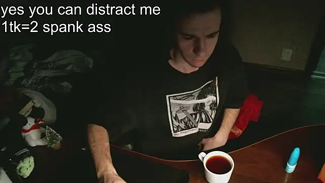 Snapshot of izilizi_23 chatting on December 19, 7:29 am izilizi 23 online show from December 19, 7:29 am