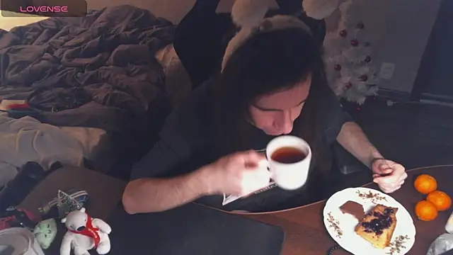 Snapshot of izilizi_23 chatting on January 10, 8:26 pm izilizi 23 online show from January 10, 8:26 pm