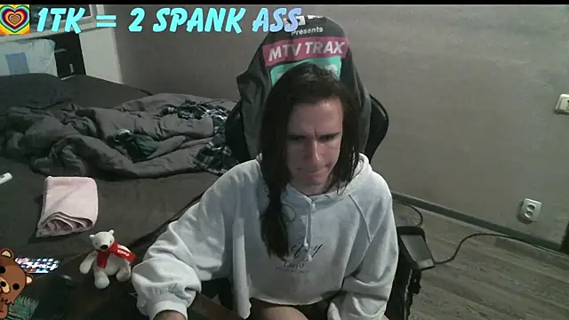 Snapshot of izilizi_23 chatting on November 11, 6:41 pm izilizi 23 online show from November 11, 6:41 pm