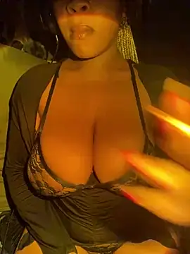 YellowHoneyDip online show from December 22, 5:32 pm