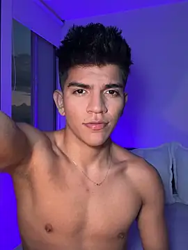 santiago 01 online show from December 5, 10:56 pm