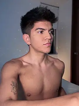 santiago 01 online show from February 7, 1:58 am