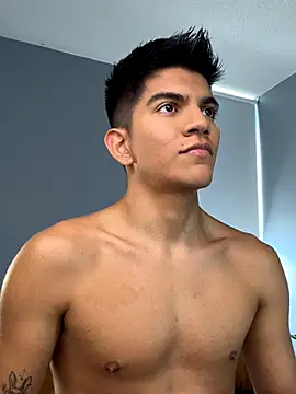 santiago 01 online show from October 25, 7:30 pm