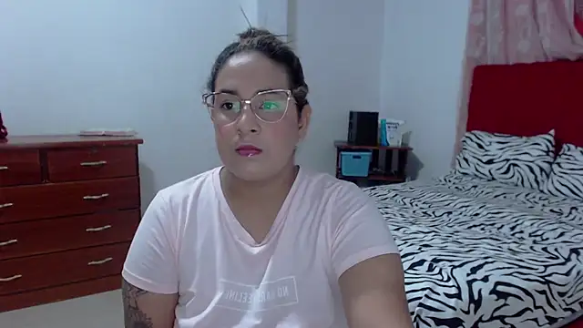 Snapshot of KathyHardcore69 chatting on December 16, 4:23 am KathyHardcore69 online show from December 16, 4:23 am