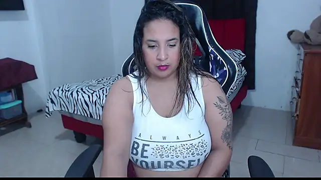 Snapshot of KathyHardcore69 chatting on October 23, 3:06 am KathyHardcore69 online show from October 23, 3:06 am