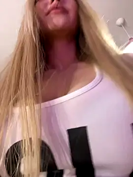 Snapshot of Lunalikaiya chatting on November 15, 5:42 pm Lunalikaiya online show from November 15, 5:42 pm