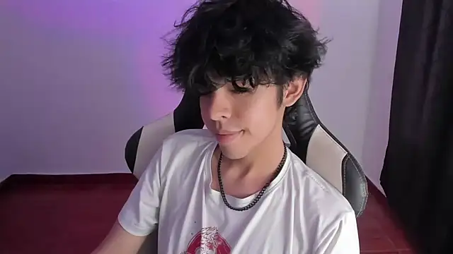 Alan26  online show from January 18, 2:03 am