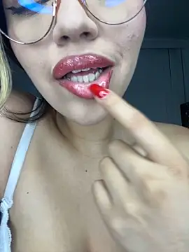 IamCloe online show from February 6, 11:58 pm