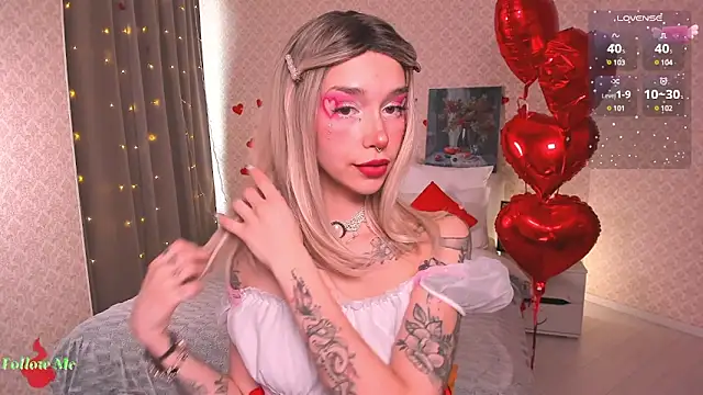 LeylaNoiry online show from February 14, 2:44 pm