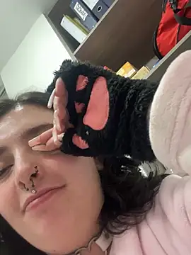 Snapshot of Sachi_Meow chatting on February 15, 2:04 am Sachi Meow online show from February 15, 2:04 am