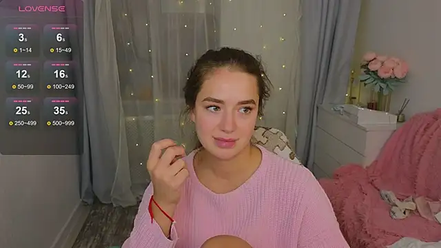 LovelyJessie online show from March 18, 1:42 pm