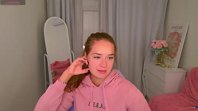 LovelyJessie online show from October 1, 2:12 pm