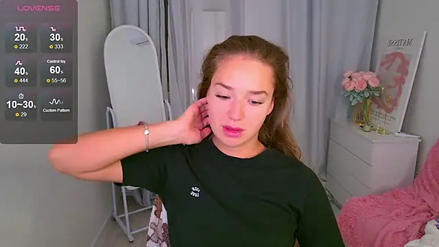 LovelyJessie online show from October 5, 1:42 pm