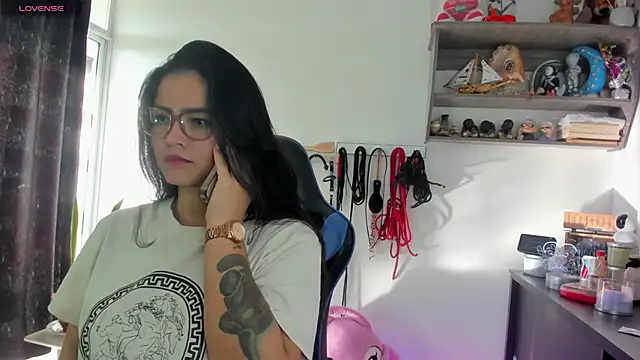 scarlet-kennedy98 online show from December 31, 9:06 pm