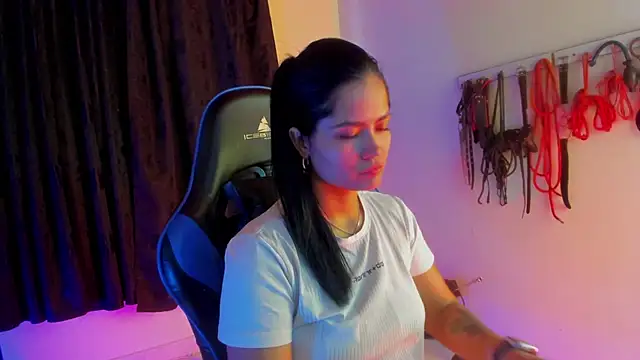 scarlet-kennedy98 online show from October 8, 9:01 pm