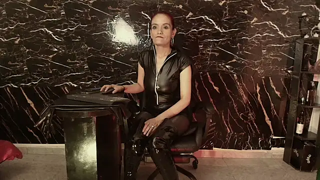 Snapshot of Julieta_Wall_ chatting on September 14, 10:31 pm Julieta Wall online show from September 14, 10:31 pm