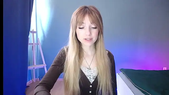 LuciaYoung online show from February 18, 1:22 pm