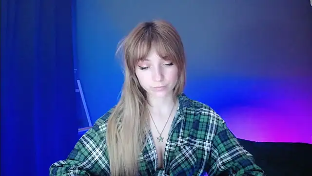 LuciaYoung online show from March 10, 10:45 pm