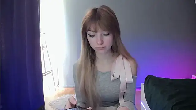 LuciaYoung online show from March 19, 10:22 am