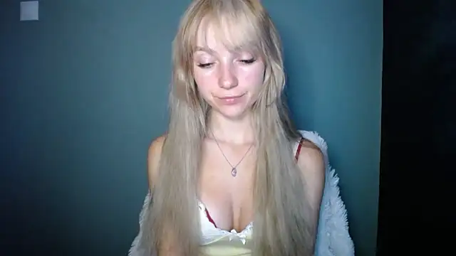 LuciaYoung online show from September 13, 6:40 pm