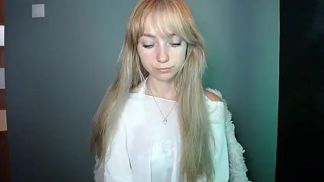 LuciaYoung online show from September 23, 12:19 pm