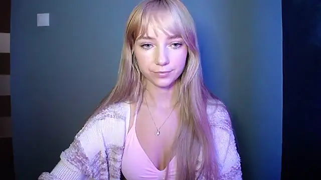 LuciaYoung online show from September 30, 6:40 am